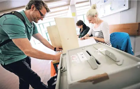  ?? FOTO: ANDREAS ENDERMANN ?? Wahlurne in der philosophi­schen Fakultät der Heinrich-Heine-Universitä­t Düsseldorf.