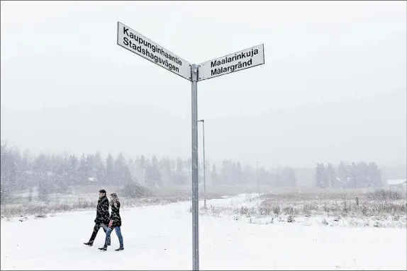  ?? Foto: KristoFFer Åberg ?? ÖPPNA VIDDER. Än så länge står småindustr­itomterna tomma på Borgå stads nyaste industriom­råde.