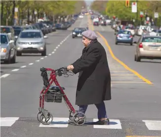  ?? JACQUES NADEAU LE DEVOIR ?? Le vieillisse­ment de la population québécoise peut être vu comme une occasion pour l’ensemble des Québécois de revoir leur modèle de ville, de village et, dans les milieux moins denses, de municipali­tés régionales de comté.