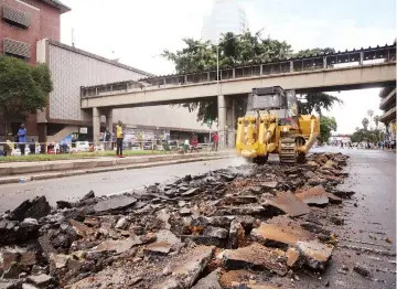  ?? — Picture: Joseph Manditswar­a ?? A contractor started the rehabilita­tion of Julius Nyerere Way and other major roads in Harare yesterday as part of Government’s massive road rehabilita­tion programme and in line with the sprucing up of the city ahead of the SADC Summit in August.