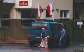  ??  ?? ‘A DIFFERENT approach to migrants’: Outside the Center for Foreigners in Otrebusy, near Warsaw, on September 6, 2017.