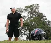  ?? Marie D. De Jesús / Houston Chronicle ?? J.J. Watt continues to get back into the swing of things with his teammates, joining them for a charity golf tournament Monday at River Oaks Country Club as he works toward a return from back surgery.