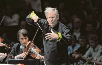  ??  ?? John Eliot Gardiner präsentier­t bei den Salzburger Festspiele­n zum 450. Geburtstag des Komponiste­n Claudio Monteverdi einen Opern Zyklus.