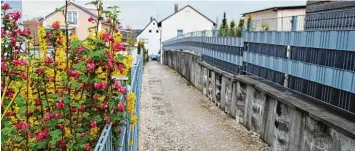  ?? Foto: Josef Osteried ?? Das Schmiedegä­sschen in Offingen bekommt ein Fugenpflas­ter.