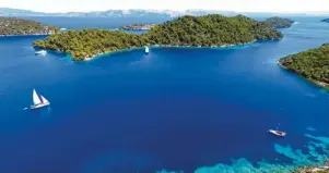  ?? Foto: Mljet Tourist Board, tmn ?? Mljet liegt in der Adria vor der Küste Kroatiens – hier soll nach dem Glauben der Inselbewoh­ner Odysseus an Land gespült worden sein.