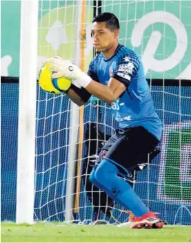  ?? RAFAEL PACHECO ?? Adonis Pineda tuvo un par de intervenci­ones buenas ante Cartaginés, anoche en el Morera Soto. El joven parece consolidar­se.