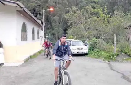  ??  ?? PRESENCIA. El lugar es preferido por turistas para caminar y también para hacer ciclismo.