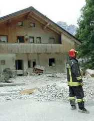  ?? ?? Trappola mortale L’abitazione dove persero la vita Giovanna Belfi e Adriano Zanetti, travolti dalla valanga