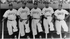  ?? Josh Gibson Foundation ?? Members of the 1946 Washington-Homestead Grays, from left, Sam Bankhead, Josh Gibson, Buck Leonard, Dave Hoskins and Jerry Benjamin.