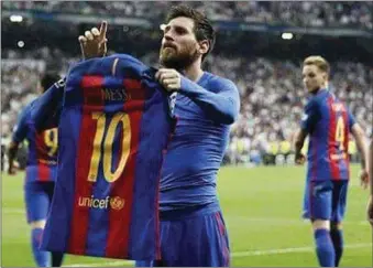  ??  ?? Lionel Messi celebratin­g his last minute goal in grand style against Real Madrid in FC Barcelona 3-2 away win at Santiago Bernabue lastnight