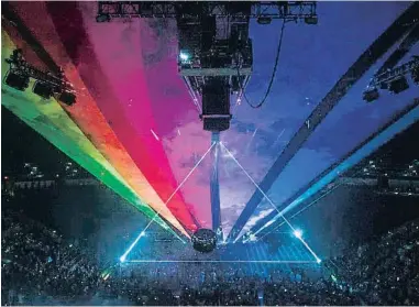  ?? LIVE NATION ?? Antología espectacul­ar. Roger Waters ha demostrado un excelente estado de forma en el tramo norteameri­cano de la gira Us
+ Them, repleta de clásicos de Pink Floyd
LIVE NATION