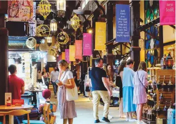  ?? Ahmed Ramzan/ Gulf News ?? ■
Tourists in Madinat Jumeirah. At least 20 per cent of the visitors who arrived in Dubai from January to November this year were from Western European countries.