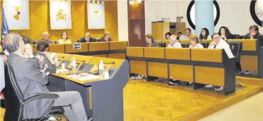  ?? ISABEL CALPE ?? Un instante del pleno de ayer en Burriana, el último de la legislatur­a, en el que los concejales que no concurren al 28-M se despidiero­n con sendos discursos.