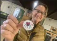  ?? TANIA BARRICKLO/DAILY FREEMAN ?? Karen Goodman shows off her “I Voted” sticker after voting at the Andy Murphy Midtown Neighborho­od Center in Kingston, N.Y. Friday, Nov. 4, 2022.