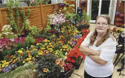  ?? Picture: Steve Smyth ?? Janet Robinson (74) says she can’t live in filth, and wants the council to come help with pest control.