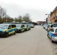  ?? Foto: dpa ?? Die Polizei überwacht den Lockdown in der Flensburge­r Innenstadt.
