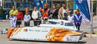  ?? Photos: Waldo Swiegers ?? Dutch car Nuna 9s makes her way out of the pitstop at Mossel Bay’s Langeberg Mall on day seven of the Sasol Solar Challenge. By this time, the highly-advanced car, currently the World Champion in solar racing, had done 3 000km on SA roads.