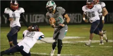  ?? KYLE SOOY — FOR THE MORNING JOURNAL ?? Columbia’s Brandon Coleman jukes Oberlin’s Donte Colbert on Oct. 26.