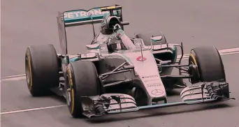  ?? ACTION ?? Nico Rosberg al traguardo: due delle 11 vittorie della sua carriera sono arrivate sulla pista di Zeltweg