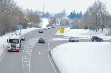  ?? FOTO: SCHEIFFELE ?? Blick auf die Einfahrt der Landesstra­ße 1230 Laichingen-Blaubeuren nach Berghülen.