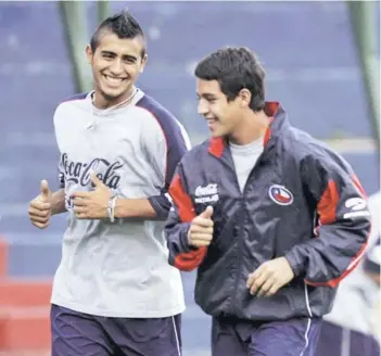  ?? FOTO: REUTERS ?? Vidal y Alexis, en 2007.