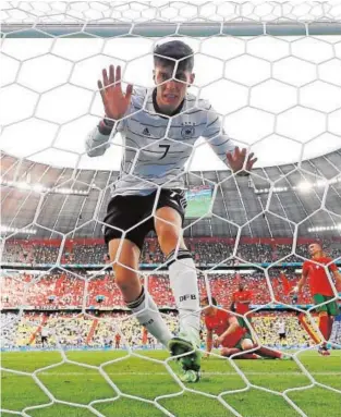  ?? // REUTERS ?? Havertz celebra el tercer gol alemán en la portería