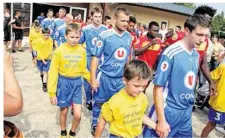  ??  ?? Thierry Busson et les Tennisiens se rendent à Rouillon B (D2).