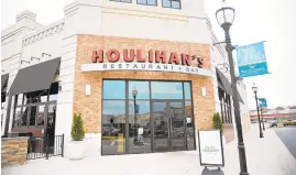  ?? JOSHUA MCKERROW/CAPITAL GAZETTE ?? Houlihan’s Restaurant and Bar at Waugh Chapel plans to close permanentl­y.