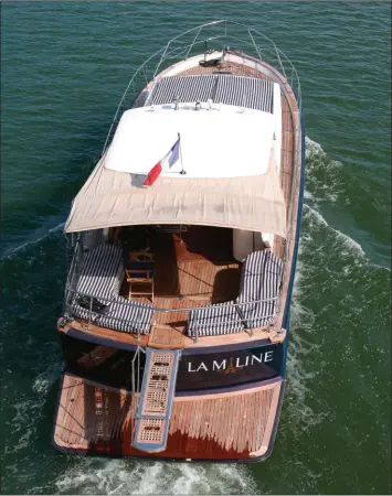  ??  ?? La Maline a fêté cette année son cinquantiè­me anniversai­re. Le pont en teck et la passerelle hydrauliqu­e, ne sont pas d’origine.