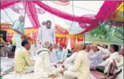  ?? HT PHOTO ?? Jats hold a panchayat for their quota stir from August 23 in Bharatpur on Sunday.