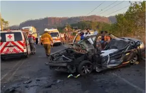  ?? ?? Los dos jóvenes que se accidentar­on en Caldera viajaban desde Orotina hacia Puntarenas el sábado 24 de febrero. ANDrÉS GArITA