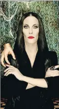  ?? MANUEL DE LOS GALANES / LETSGO ?? Conesa, como Morticia