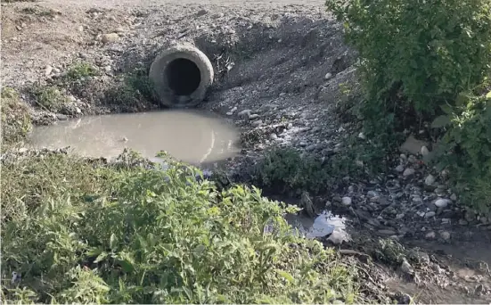  ?? Foto: Michael Trampert ?? Abwässer werden in die freie Natur geleitet.