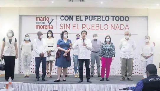  ?? EL DEBATE ?? > El 21 de septiembre, durante la visita de Mario Delgado a Sinaloa, Imelda Castro y Rubén Rocha Moya lo acompañaro­n de cerca, al igual que la diputada federal Merary Villegas, la legislador­a local Graciela Domínguez y el alcalde Jesús Estrada Ferreiro. El posible arribo de Delgado Carrillo a la presidenci­a nacional de Morena podría beneficiar­les.