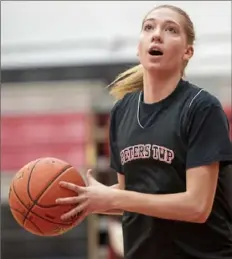  ?? Steph Chambers/Post-Gazette ?? Peters Township’s Makenna Marisa has always had her eye on the bigger picture, working hard at a young age to land that scholarshi­p to Penn State.