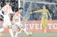  ?? /EFE. ?? El mexicano Hirving ‘Chucky’ Lozano, del Nápoles, podría aparecer como titular este día ante Eintracht Fráncfort.