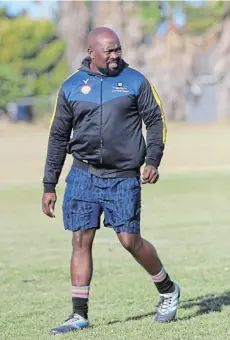  ?? Picture: RANDELL ROSKRUGE ?? IN CHARGE: Bulldogs mentor Lumumba Currie would have been pleased with his charges’ improved performanc­e