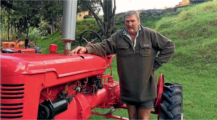  ?? BAYLEY MOOR/FAIRFAX NZ ?? Snow Harrison in Utakura Valley, with his 1946 Farmall B tractor that will feature in the 150th commemorat­ions of Okaihau.