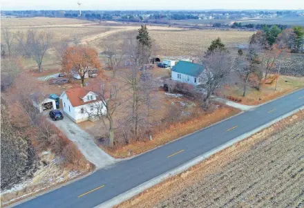  ?? MIKE DE SISTI AND CHELSEY LEWIS / MILWAUKEE JOURNAL SENTINEL ?? A collection of homes is seen along Braun Road, just east of County Highway H in Sturtevant.