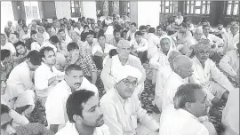  ?? HT PHOTO ?? A meeing of khap leaders on the issue of Jat reservatio­n being held in Jind on Wednesday.