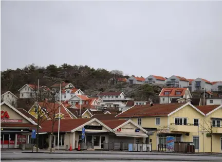  ??  ?? Grebbestad (Tanums kommun). Sommarpara­dis som tillsamman­s med Fjällbacka och Hamburgsun­d är Tanums solsida.