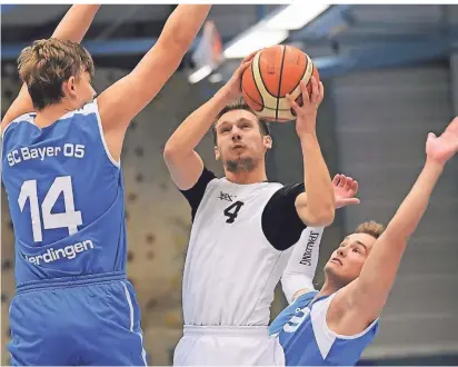  ?? FOTO: KURT KOSLER ?? Ali Memeti wird auch in der kommenden Saison das Sharks-Trikot tragen – dann aber nicht mehr unter der Flagge der TSG Solingen.