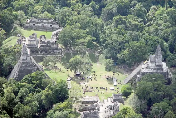  ??  ?? Tikal se ubica a unos 500 kilómetros al norte de Ciudad de Guatemala. Fue declarada patrimonio mundial por la Unesco en 1979 y está en su lista de los 10 lugares más icónicos del mundo ■ Foto Instituto Guatemalte­co de Turismo