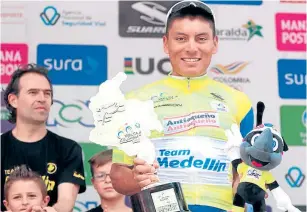  ??  ?? EL CICLISTA ECUATORIAN­O Jonathan Caicedo se quedó con el título de la vuelta a Colombia y se convierte en el primer deportista de su país en alcanzar este triunfo. Caicedo hace parte del Team Medellín.