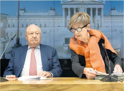  ??  ?? Erster gemeinsame­r Medienauft­ritt von Karl Blecha (SPÖ) und Ingrid Korosec (ÖVP): Die gemeinsame Forderung nach höheren Pensionen wurde umgehend vom Finanzmini­ster abgeschmet­tert.