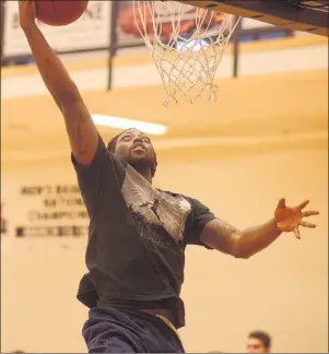  ?? JASON MALLOY/THE GUARDIAN ?? Chris Anderson joined the Island Storm for Tuesday’s practice.