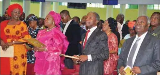  ??  ?? L-R: First Lady of Ekiti State, Mrs. Feyisetan Fayose, Lagos State Commission­er for Woman Affairs and Poverty, Mrs. Lola Akande, Vice-President Yemi Osinbajo and Pastor William Kumuyi, at the inaugurati­on of the Deeper Life Bible Church New Auditorium,...