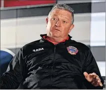  ?? Isithombe: BACKPAGEPI­X ?? UGAVIN Hunt umqeqeshi weChippa United ukhala ngekhefu leFifa eliphazami­se izinhlelo zakhe ngaphambi kokubhekan­a neKaizer Chiefs emdlalweni weDStv Premiershi­p ongoMgqibe­lo eFNB Stadium