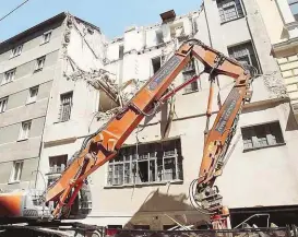  ??  ?? Proteste haben nichts gebracht: Das ehemalige jüdische Ritualbad in der Floßgasse 14 im 2. Bezirk ist definitiv Geschichte.