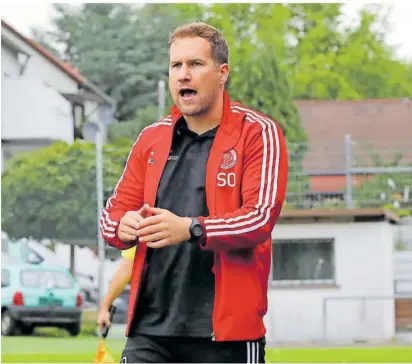  ?? FOTO: LEHMANN ?? Bis Sommer 2022 stand Stephan Otte für den FV Bischmishe­im an der Seitenlini­e. Seit dem Jahreswech­sel trainiert der 36-Jährige den SV Auersmache­r in der Oberliga Rheinland-Pfalz/ Saar – eine „sehr, sehr schöne Aufgabe“, wie er findet. Beim Tabellense­chsten ist Otte bereits der dritte Übungsleit­er in der laufenden Spielzeit.